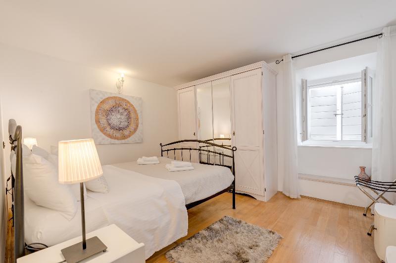 Temple Luxury Apartments & Rooms Split Exterior photo
